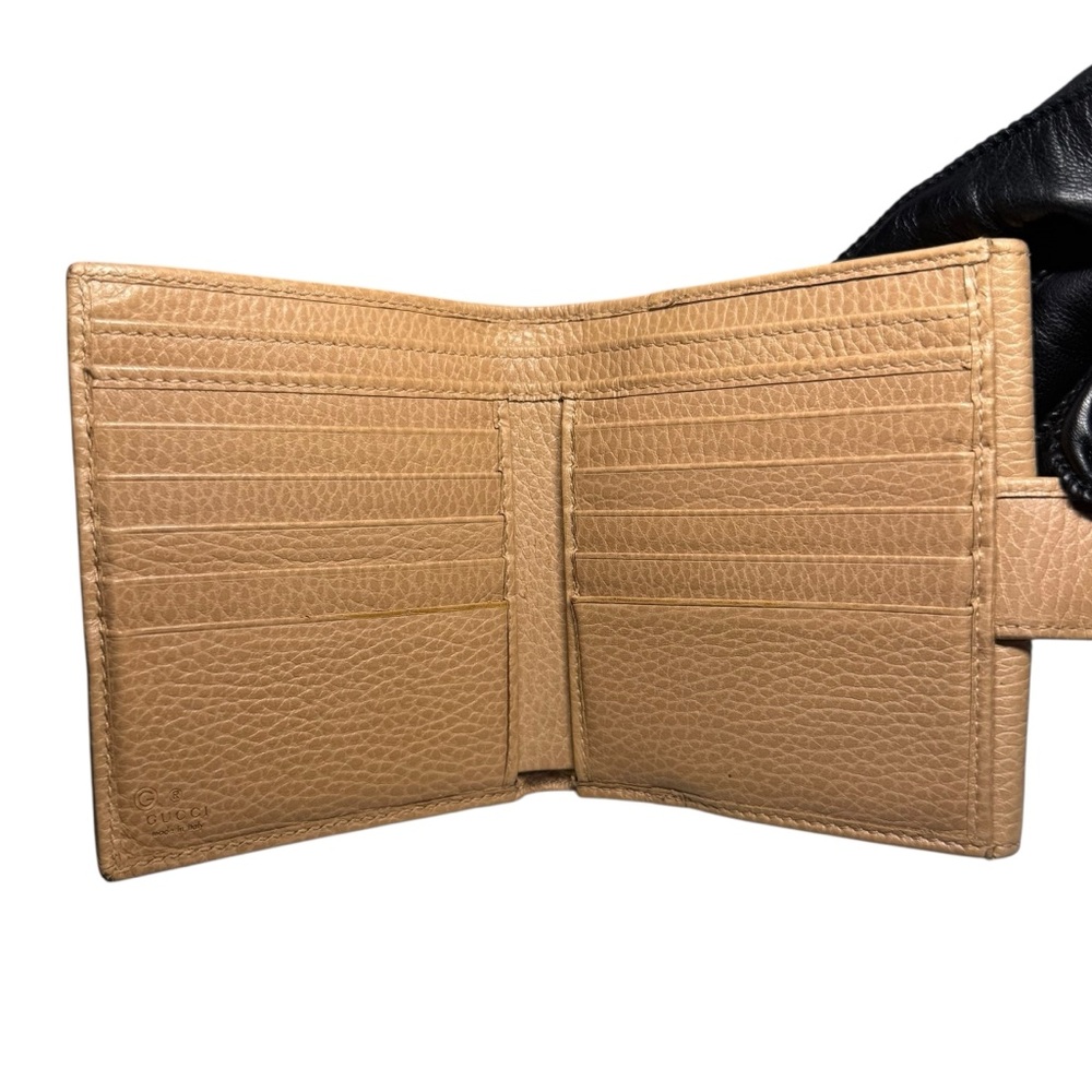 Gucci GG Interlocking Leather Beige Bi-Fold Compact Wallet. - Picture 9 of 16